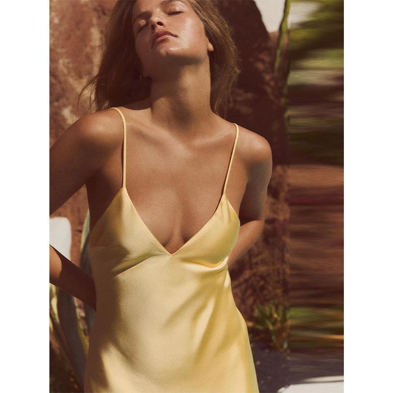 Dámské Růžové Šaty s Fleky na Špagetová Ramínka Letní Elegantní V-výstřih Přiléhavé Bez zad S volánky Vestidos Dámské Večerní Párty Šaty Nové