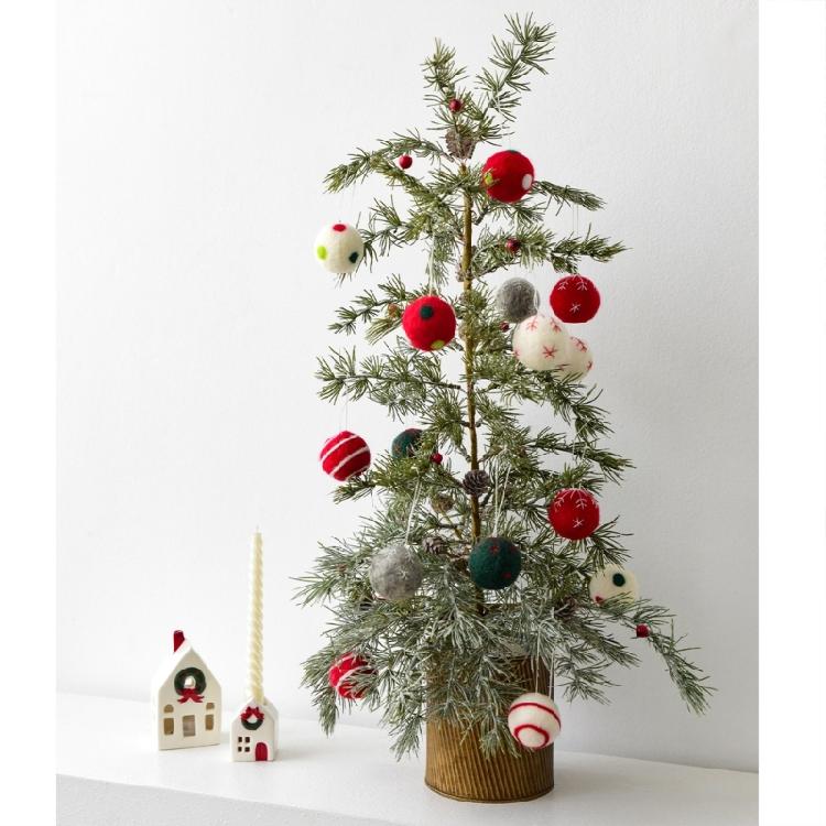 Set Of 4 Winter Snowflake Wool Felt Decoration Colorful Christmas Tree Decoration With Secure Hanging Ropes