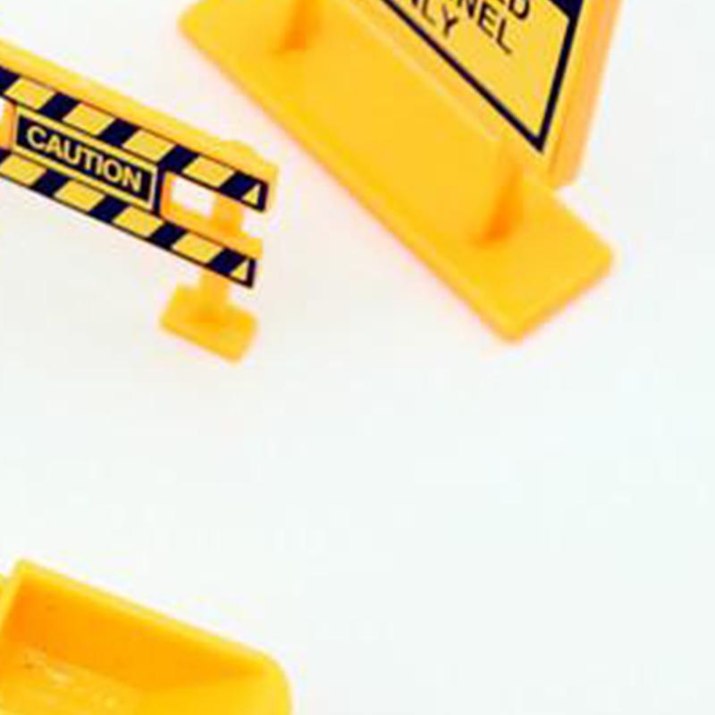 8 Peças de Placas de Trânsito para Casa de Bonecas - Modelos Amarelos em Miniatura de Segurança Viária, Decoração de Simulação de Engenharia Urbana - Acessórios de Brinquedo
