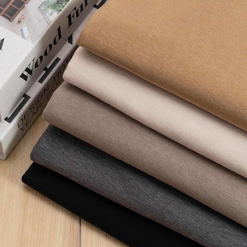 Herren High-End Thermoshirt mit Rundhalsausschnitt aus Wolle und Seide für Herbst und Winter