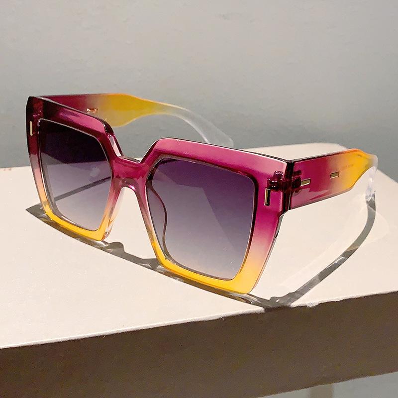 Luxury Designer Big Frame Square Sunglasses Women Men Fashion Vintage Punk Rivet Oversized Shades UV Protection
