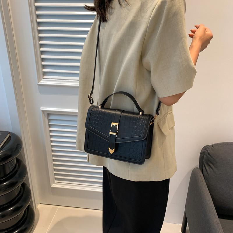 Stylish Small Square Bag For Women Fashionable And Trendy Pu Shoulder Bag For Daily Use