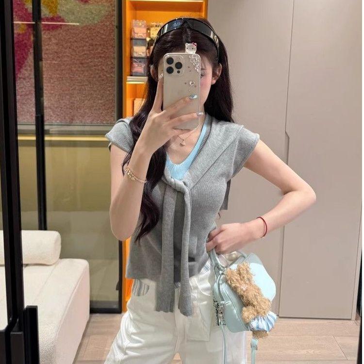A Korean-style V-neck Color-blocking Knitted Sweater for Women In Summer, Pure and Gentle, Elegant and Slimming Top
