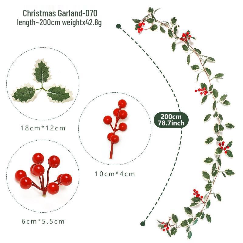 

Christmas Garland with Red Berries - Soft Vine Decoration for a Festive Atmosphere