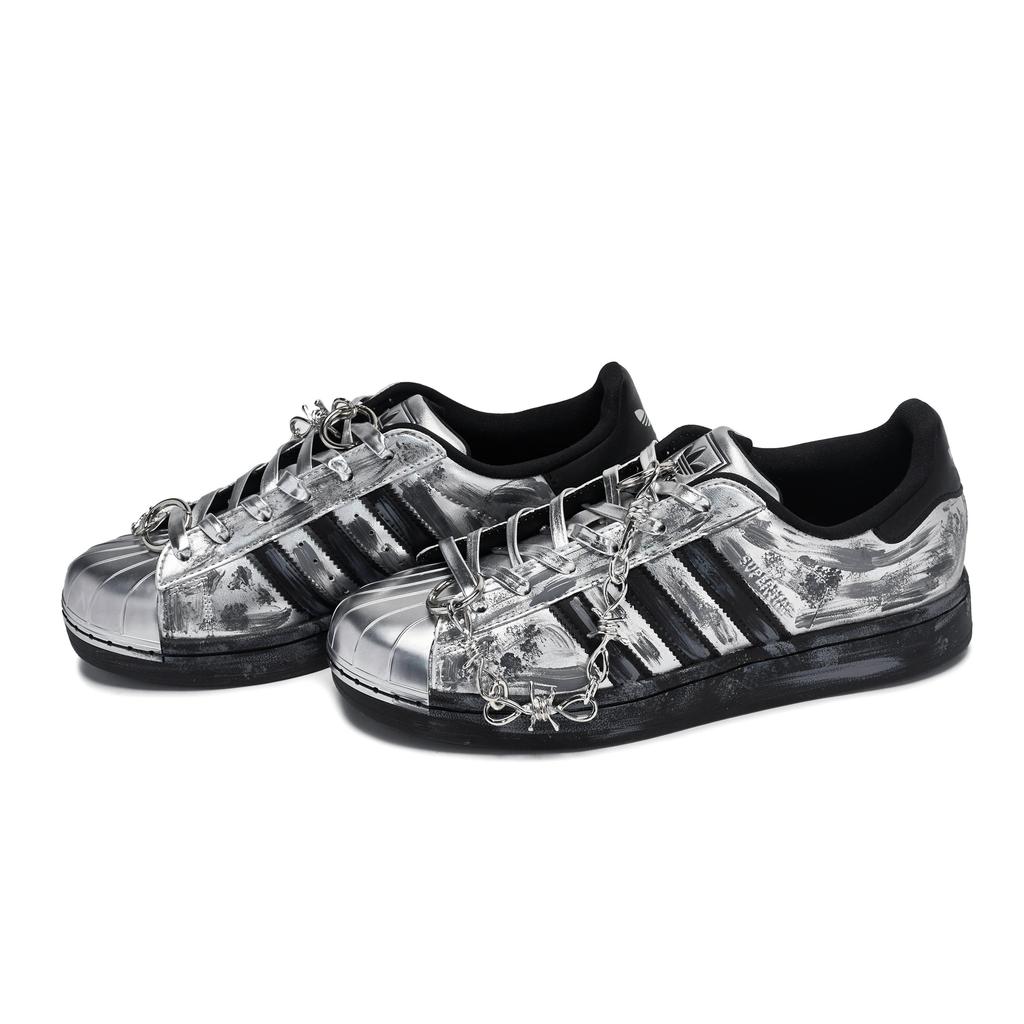 adidas Originals Superstar 2 811 Fabrication, Gris Argenté Foncé Cendré Chaussures de Skateboard Basse Tige Unisexe Noir Argenté KI9988(Team80-)