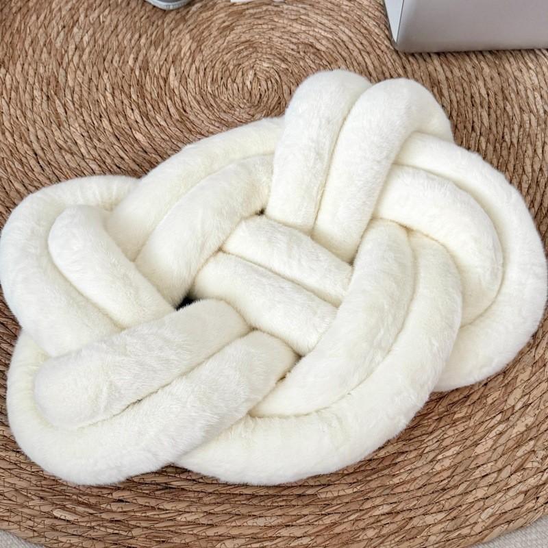 Nordic Circular 8 Shape Cushion With Plush Cover For Sofa Decor