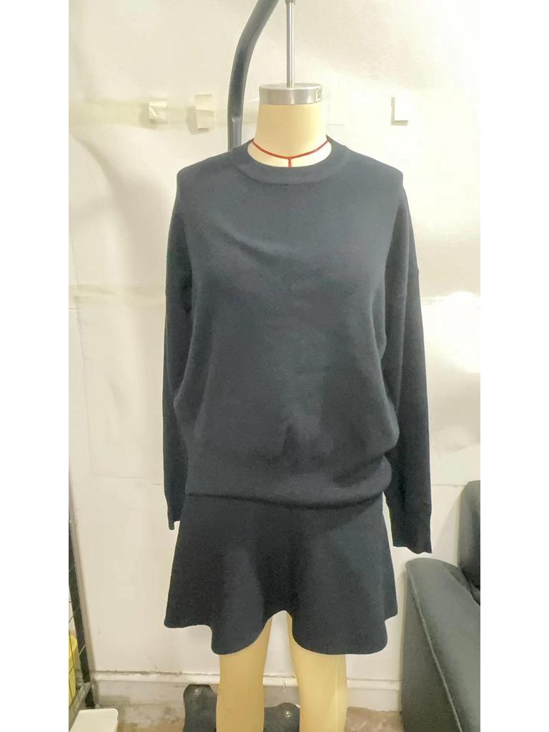 High-Quality Autumn 2024 European & American Casual Solid Color Knitted Short Skirt Set for Women