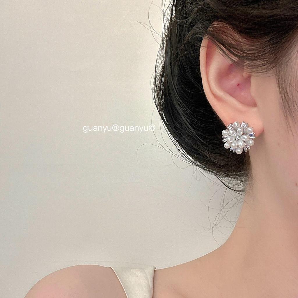 Freshwater Pearl Zircon Flower Stud Earrings - Light Luxury, Cute & Versatile Design for Women