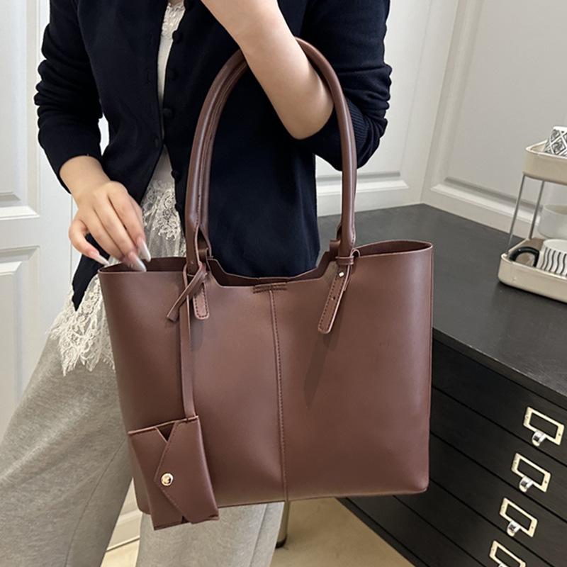 Large-capacity bag women's spring high-value new simple casual shoulder bag high-end texture tote bag