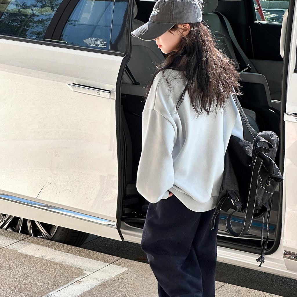 Herbst 2025 Mädchen-Sportbekleidung: Modisches Sweatshirt mit Buchstabenrevers und Hosen-Set