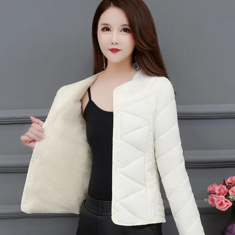 

Women s Winter Padded Short Jacket Mother s Wear Velvet Thickening Middle-Aged Elderly Simple Wear Pocket Jacket 4XL белый