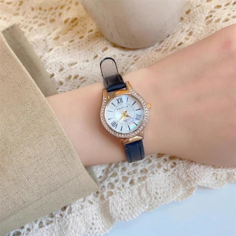 

Роскошные женские часы с бриллиантовым циферблатом, перламутровым циферблатом, элегантным кожаным ремешком, женские кварцевые часы с римскими цифрами, reloj mujer