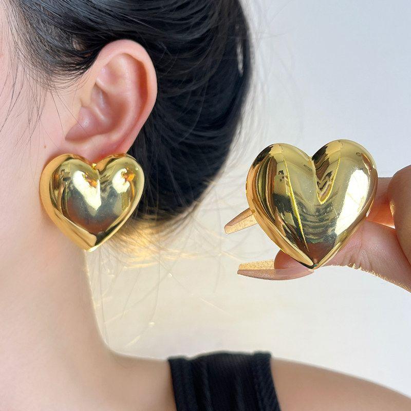 Special-Interest Design Exaggerated Three-Dimensional Large Heart Shape Ear Clip Non-Pierced Female 2024 New Arrival Best Selling Fancy Earrings