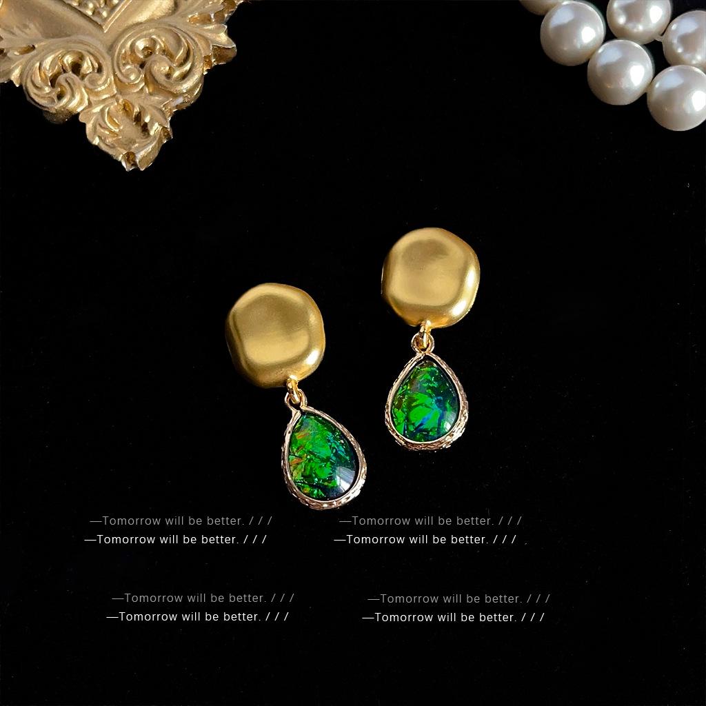 Mid-Century Vintage Stud Earrings: Trendy Literary Style in Light Luxury Fashion