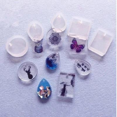 Nuovo Set 20 Pezzi/Set Ciondolo Portachiavi Fai da Te Colata Kit Stampo in Silicone con Portachiavi Strumenti per la Realizzazione di Artigianato Artistico Stampo in Resina Epossidica Cristallo