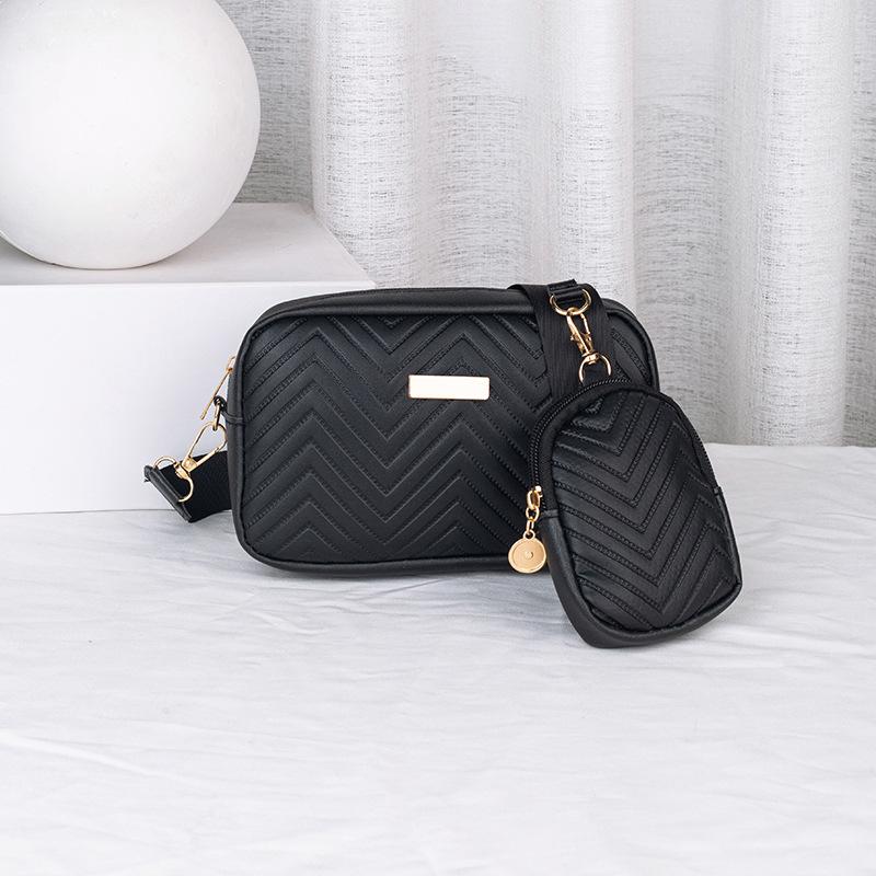 

Embroidered women s bag, new wavy small square bag, embossed camera bag, casual shoulder bag, one piece. чёрный