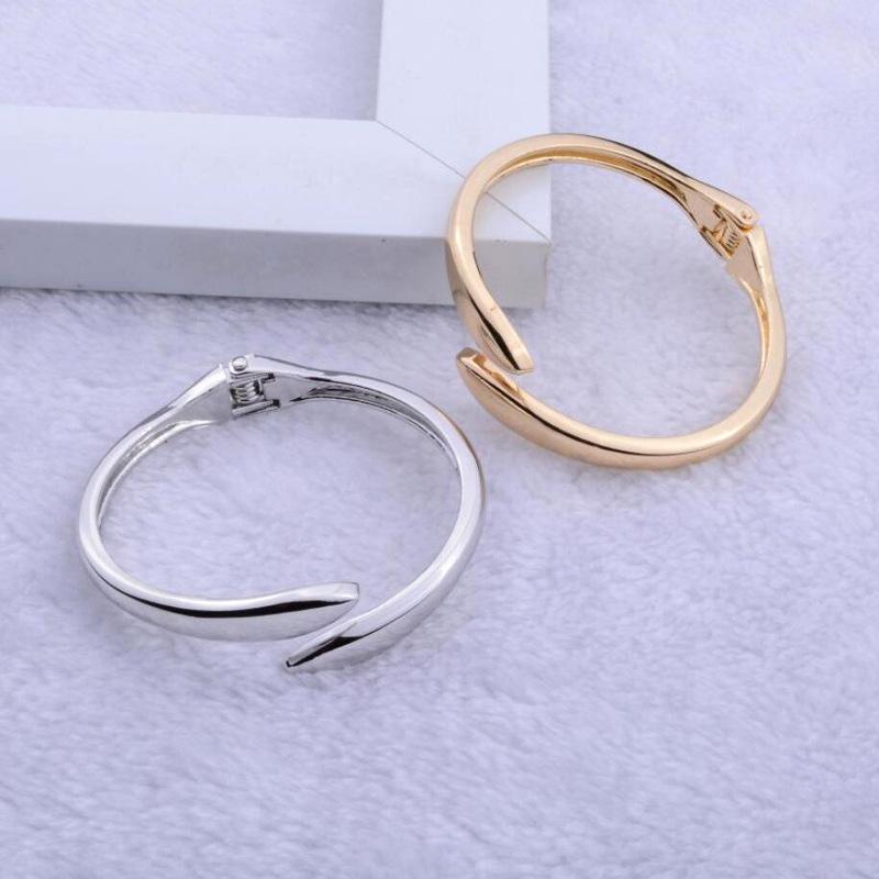 Women's Smooth Adjustable Alloy Open Bracelet - Colorfast Electroplated Design