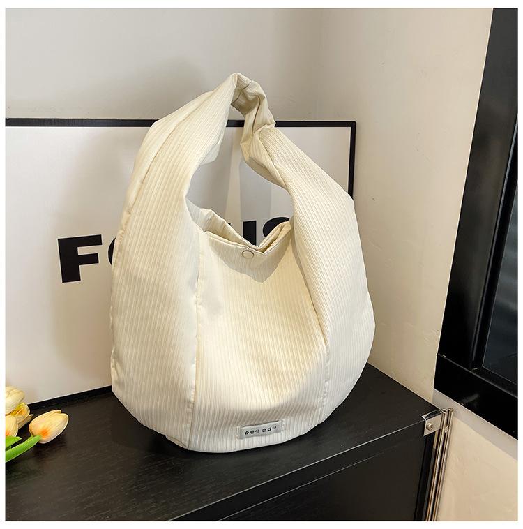 Fashion women's bag spring solid color light casual large capacity pleated shoulder bag messenger bag simple versatile bag