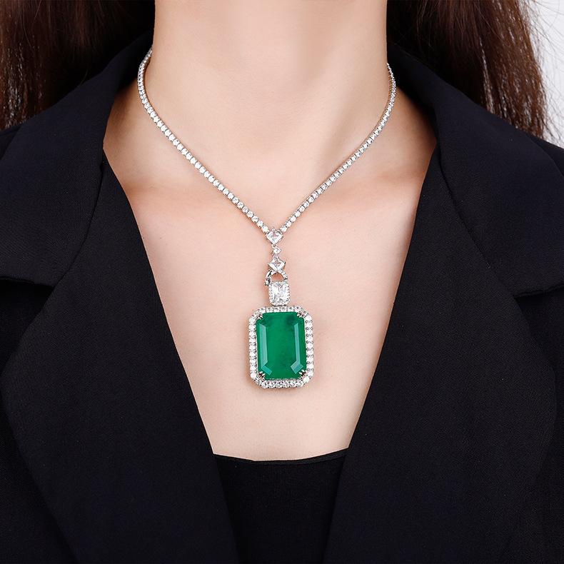 Jewelry Copper Bottom Gold Plated Imitation Emerald Paraiba Square 20 * 28 Pendant Necklace
