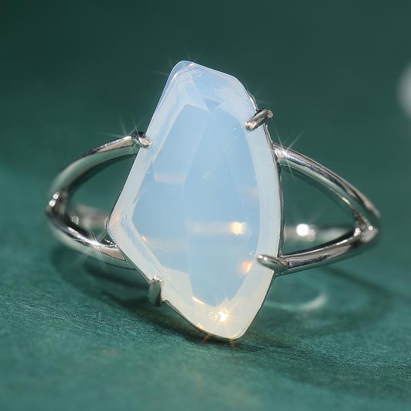 Exquisite CopperColor Alien Inlaid Imitation Moonstone Women's Ring Daily Wear Party Jewelry
