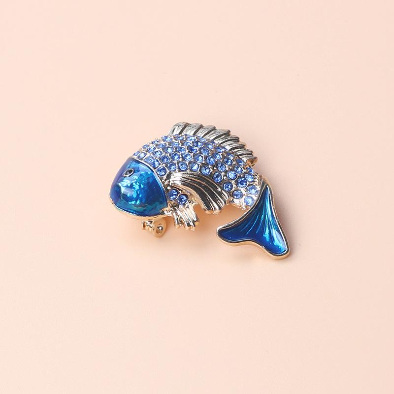 Fashion And Exquisite High -End Corsage Koi Rhinestone Brooch Pin Coat Suit Carp