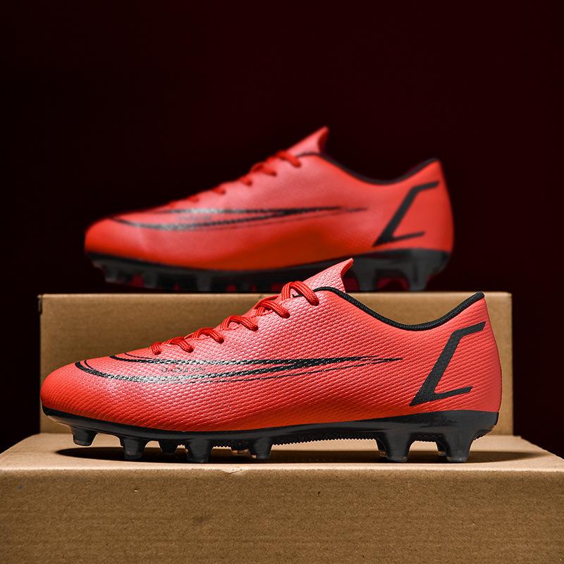 High quality non-slip football shoes for boys and girls non-slip sports football shoes