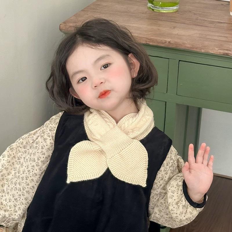 Korean Fashion Simple Solid Color Baby Scarf Neck Warmer Thermal Winter Scarf for Toddlers Casual Solid Color Windproof Design Kids Scarf