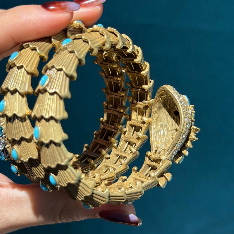 Vintage Large Snake Bracelets Woman Bangles Antique Gold Plated Jewelry Colorful Crystal Decoration Music Party Accessories 2026