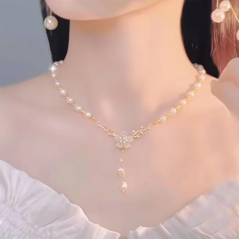 Women's Fashionable Pearl Pendant Necklace, Chinese Style Camellia Pendant with Pearl Tassels, Elegant Collarbone Chain, New Fashion Accessory,
