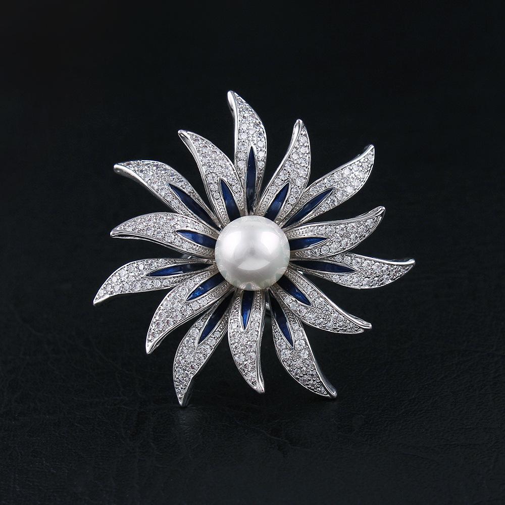 Elegant Pearl Sunflower Silk Scarf Buckle with Zircon Inlay - High-End Autumn Niche Accessory