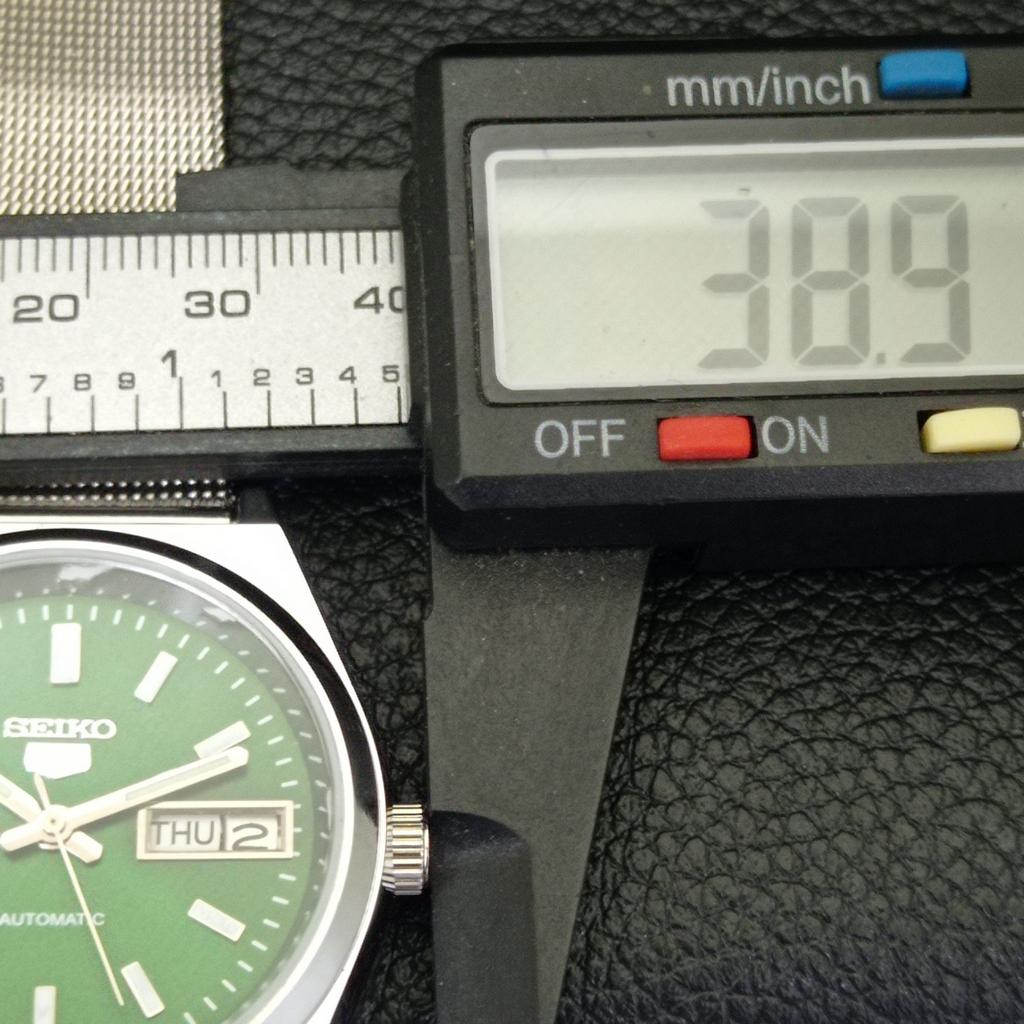AUTOMATIC VINTAGE REFURBISHED SEIKO 5 JAPAN MENS GREEN DIAL WATCH A440667-9 Sk-a440667-1