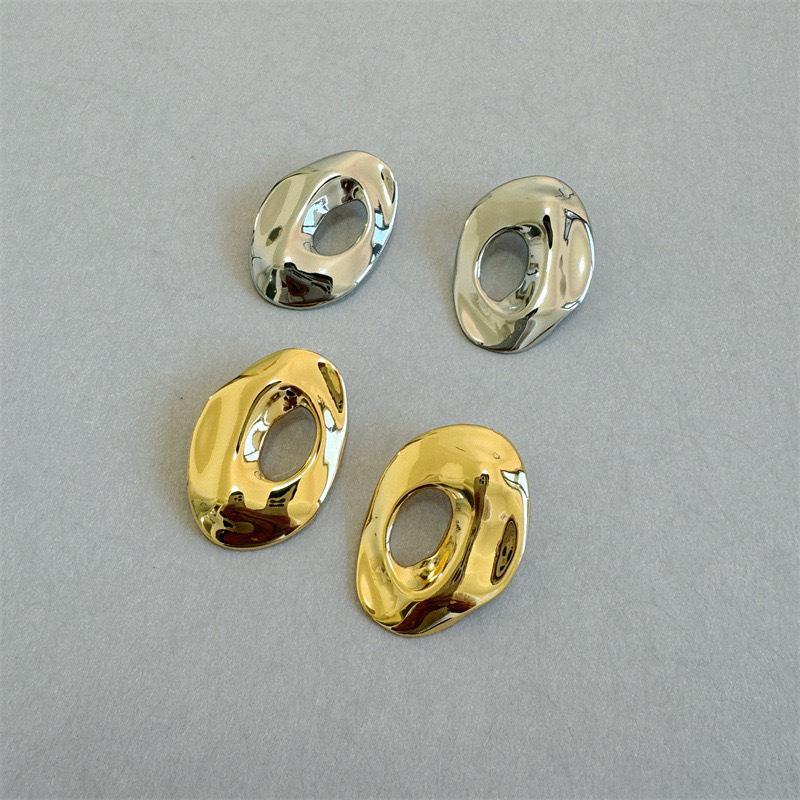 Irregular pleated stud earrings exaggerated earrings fashionable atmosphere design sense earrings