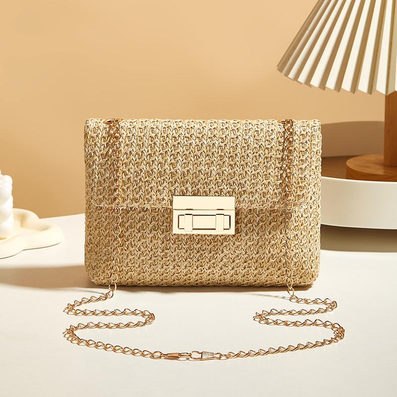 Elegante Bolso Cruzado de Paja para Mujer con Correa de Cadena para Verano, Playa y Atuendos de Día a Noche