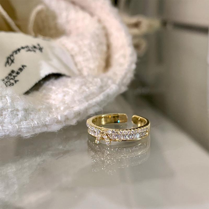 

Adjustable Exquisite Zirconia Ring For Women Featuring A Stylish Design Bowknot