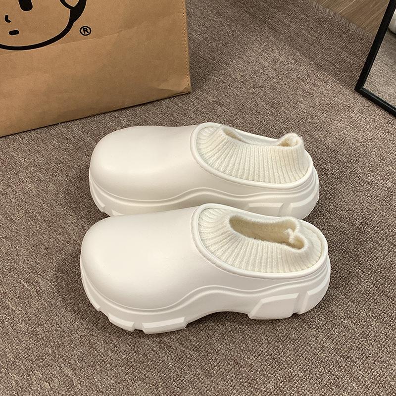 

Нові бавовняні тапочки на платформі жіночі осінньо-зимові оксамитові теплі нековзні водонепроникні черевики короткі снігові чоботи універсальні бавовняні черевики 36-37 (suitable for 35-36 feet) білий