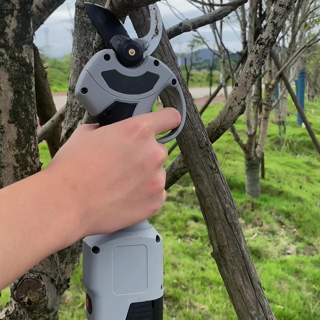 Přenosné elektrické nůžky Účinné a výkonné zahradnické nůžky Elektrické prořezávače Bezdrátové Snadné