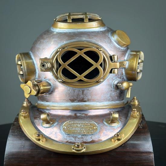 45.72 Cm Diving Helmet Heavy Boston Sea Scuba Diving Divers Helmet with Wooden Base Marine Nautical Home Décor Item