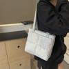 2025 new cotton bag fashion solid color simple casual commuting shoulder bag light niche car stitching handbag