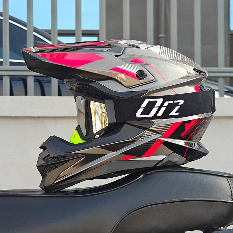 DOT Approved Adult Motorcycle Helmet Off-Road Dirt Bike Racing Full Face Helmet with Goggles