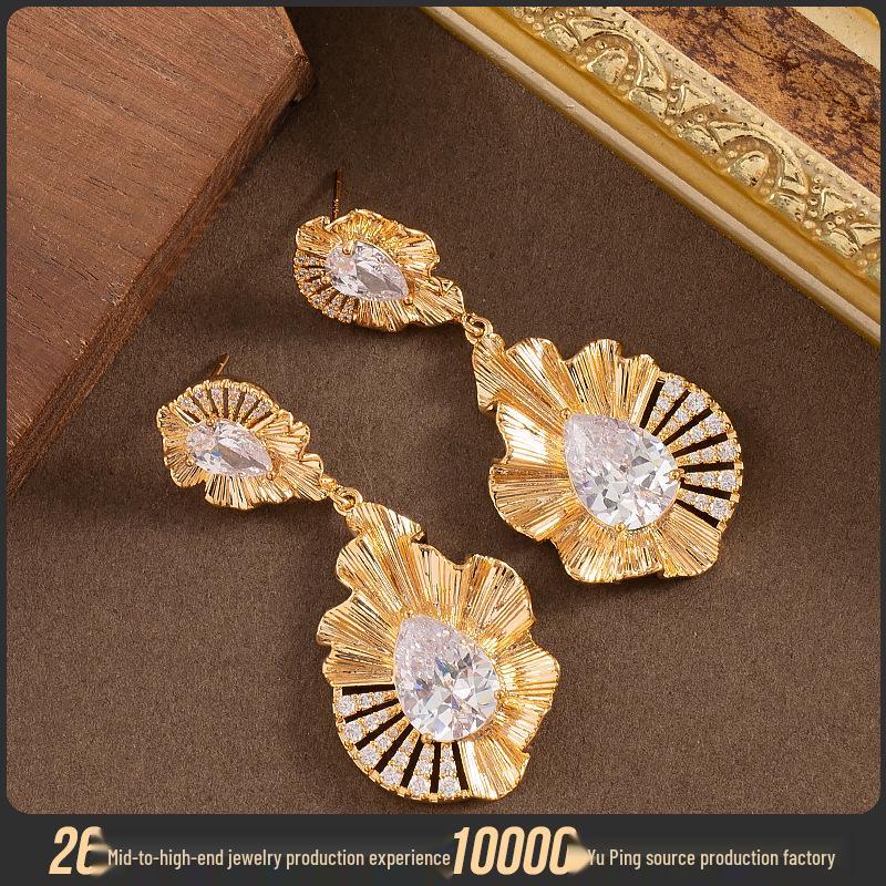 18K Gold-Plated Minimalist Diamond Teardrop Earrings - Lightweight Luxury with Silver Needle