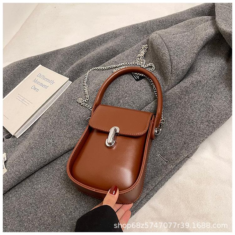 

Niche design chain mobile phone bag women s 2025 new Korean version mini crossbody bag fashion outing handbag коричневий
