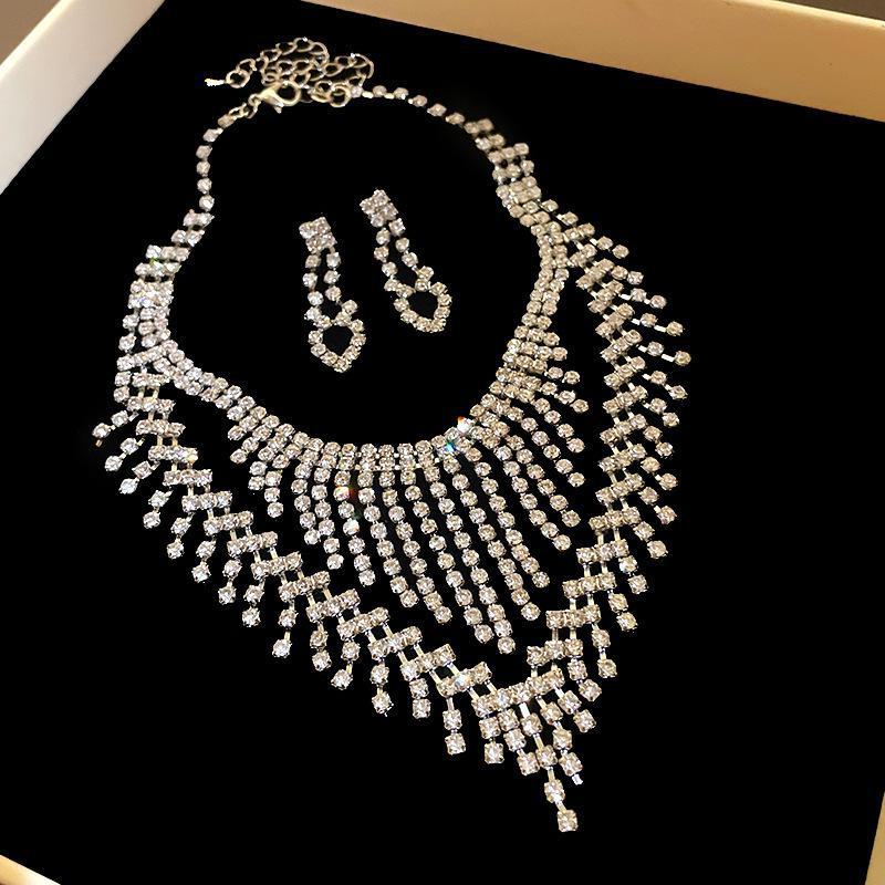 "High-End Luxury Drop Necklace and Earrings Set - European and American Niche Versatile Jewelry"