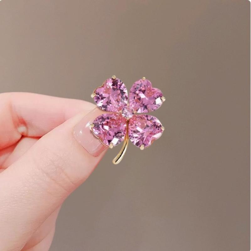 Delicate Pink Lucky Four Leaf Clover Brooches For Women Girls Fashion Lapel Pin Wedding Clothing Decoration Jewelry Gifts