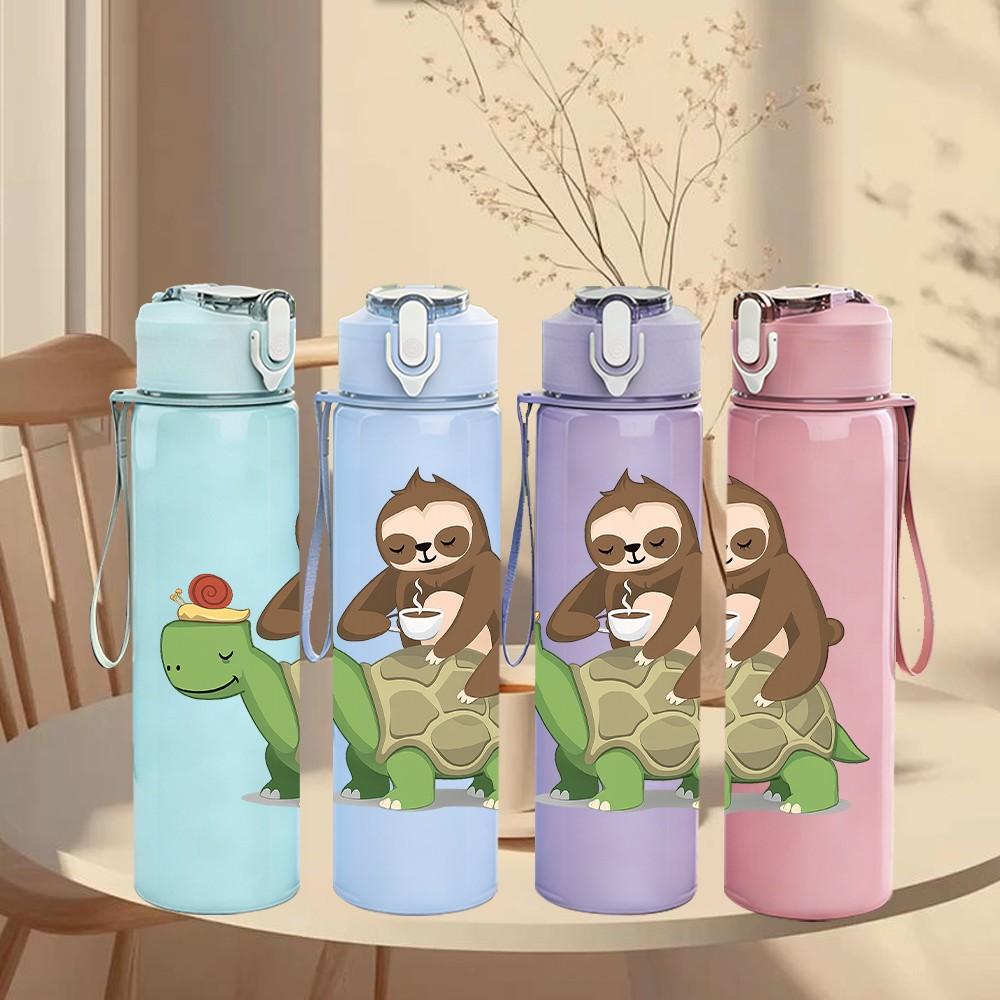 1PC Sloth Turtle Cute Cartoon Print 750ml Color Plastic Sports Water Bottle Leakproof Flip Straw Lid Suitable for Sports Office Home Use
