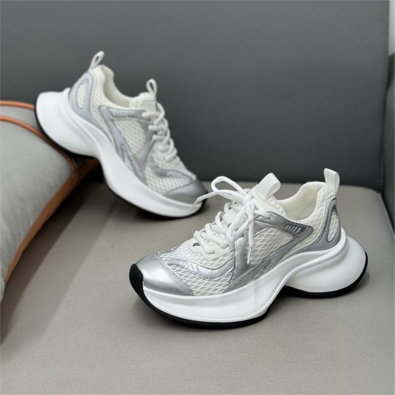 

New comfortable shoes sneakers comfortable and breathable bjd 38 серебряный