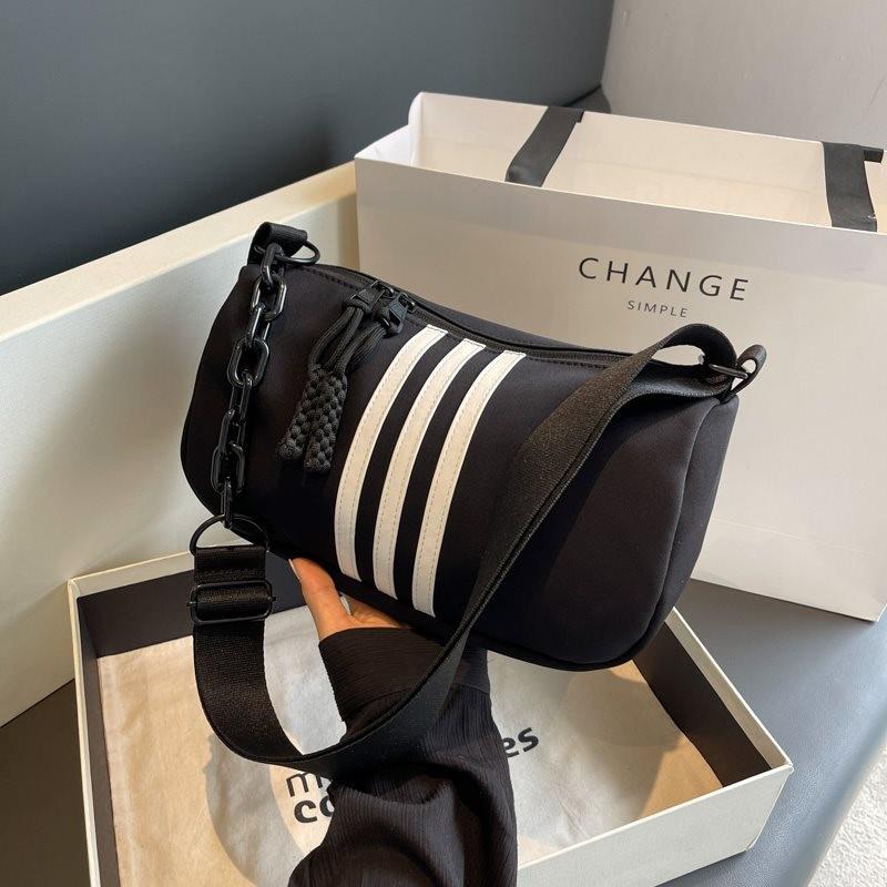 Stylish Gender-neutral Striped Travel Bag For Women Ideal For Everyday Use Black