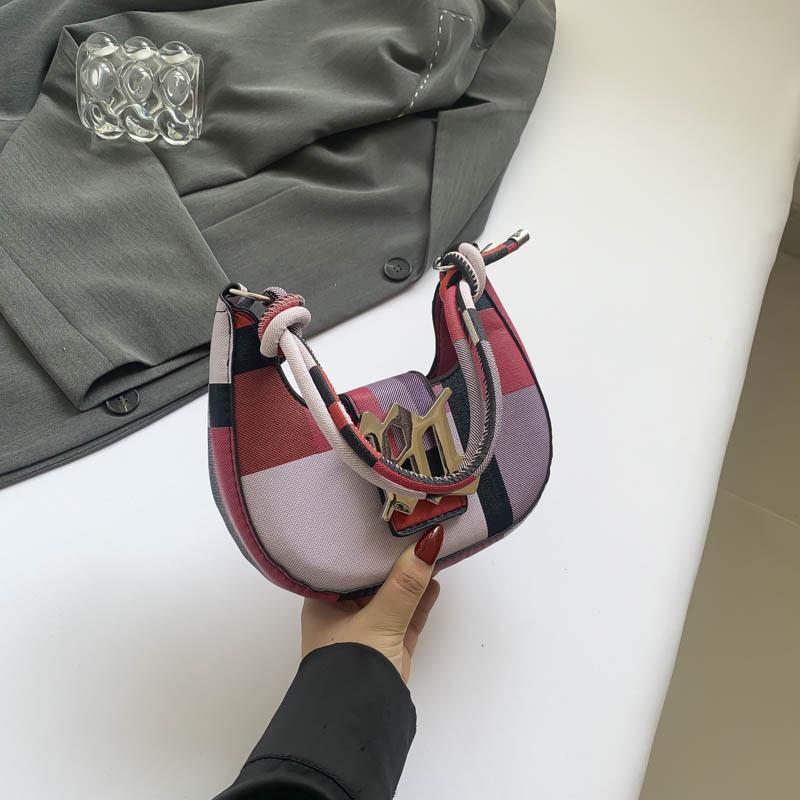 

Simple commuter bag 2024 summer new beautiful trend fashion shoulder bag retro beautiful casual crescent bag рожевий червоний колір