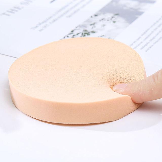 Professional Makeup Artist's Dual-Use Wet and Dry Sponge - Large Round White Puff for Foundation Application (9cm)