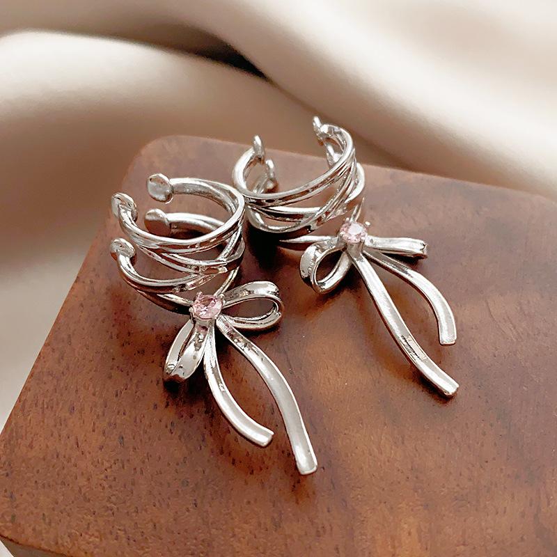 New Design Vintage Light Luxury Exquisite Bow Ear Cuff for Women Fashion Cute Non-Piercing Ear Clips Earrings Jewelry Party Gift