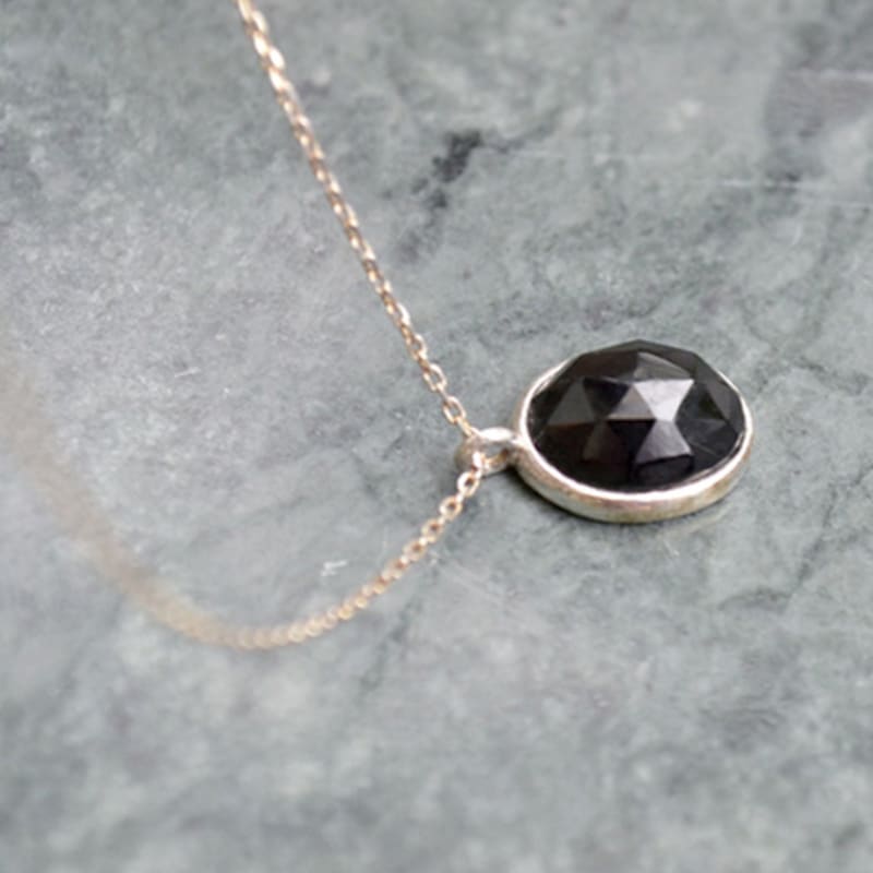 

martha in the garret devoir.black onyx Black onyx